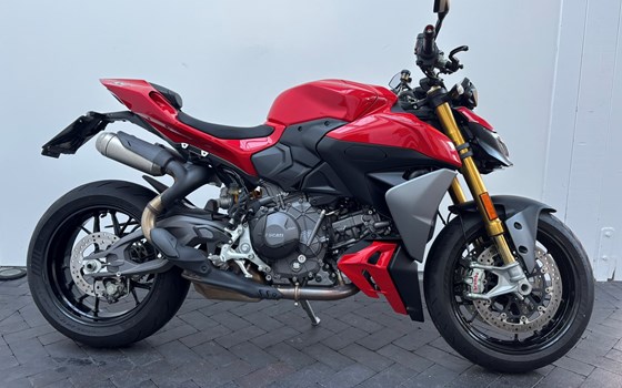 Gebrauchtmotorrad Ducati Streetfighter V2 S - Bild 1