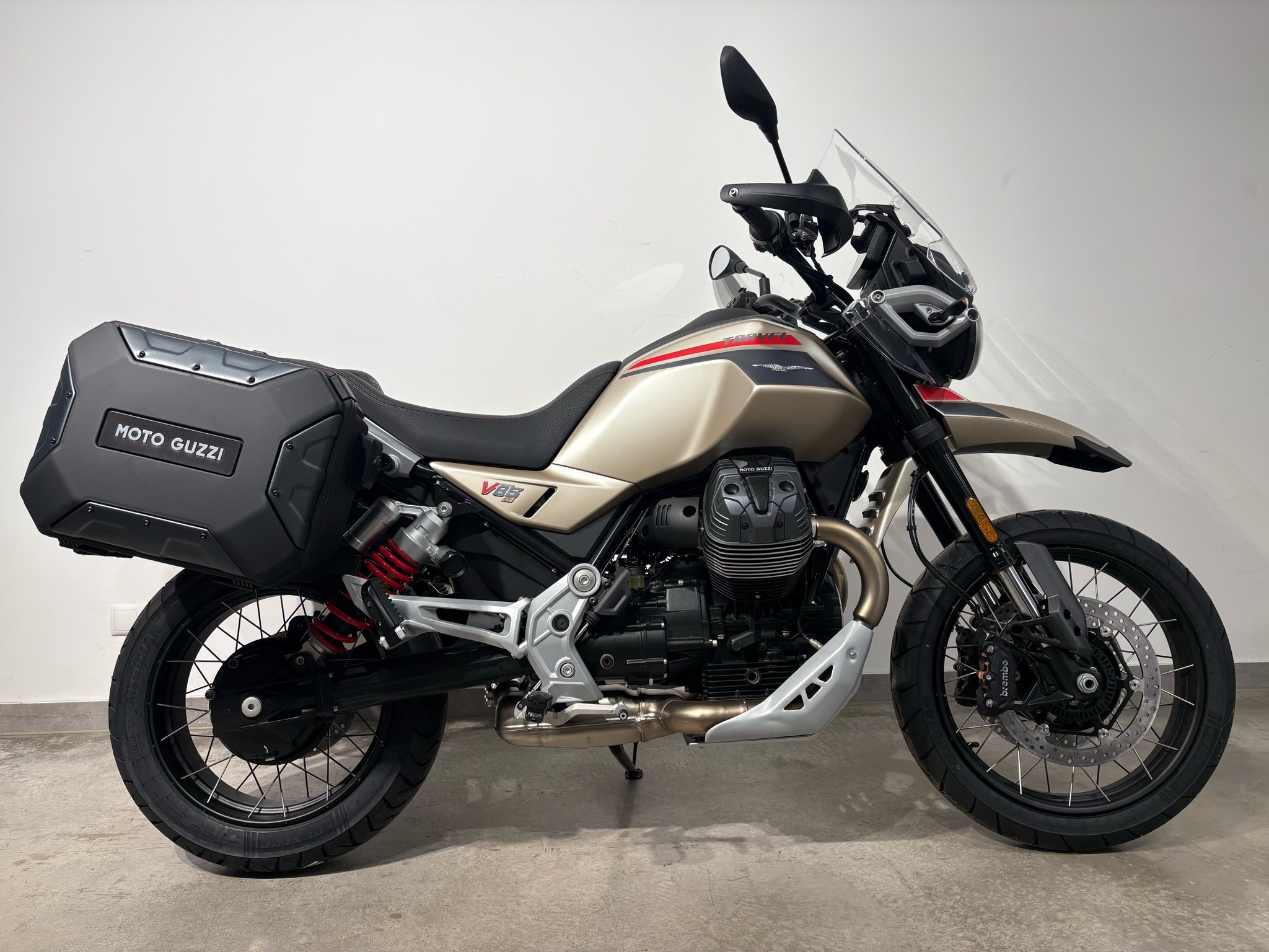 Moto Guzzi V85 TT Travel