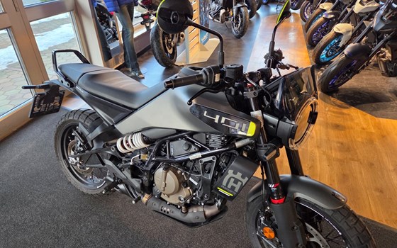 Gebrauchtmotorrad Husqvarna Svartpilen 401 - Bild 3