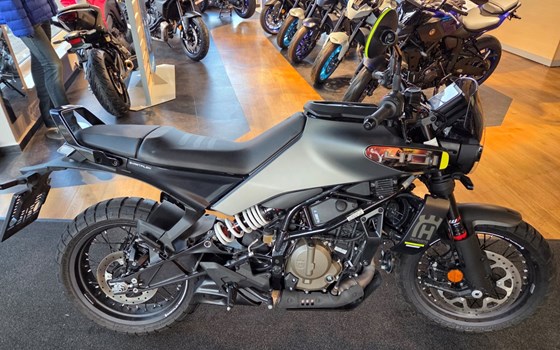 Gebrauchtmotorrad Husqvarna Svartpilen 401 - Bild 1