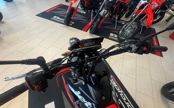 Neufahrzeug Beta RR 125 LC Motard - Bild 12