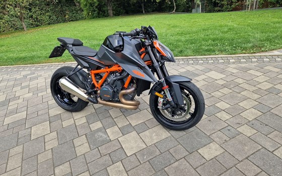 Gebrauchtmotorrad KTM 1290 Super Duke R - Bild 1