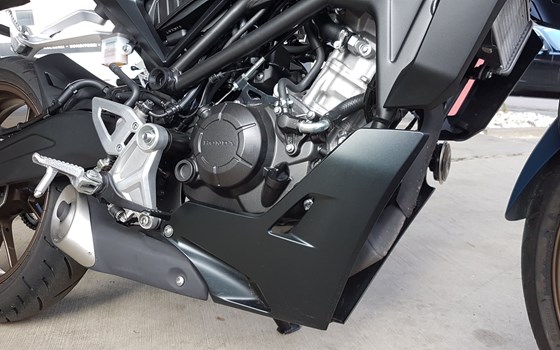 Gebrauchtmotorrad Honda CB 125 - Bild 2