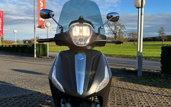 Gebrauchtmotorrad Piaggio Beverly 350ie Sport Touring - Bild 3