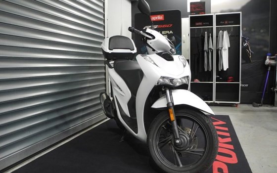 Gebrauchtmotorrad Honda SH150i - Bild 3