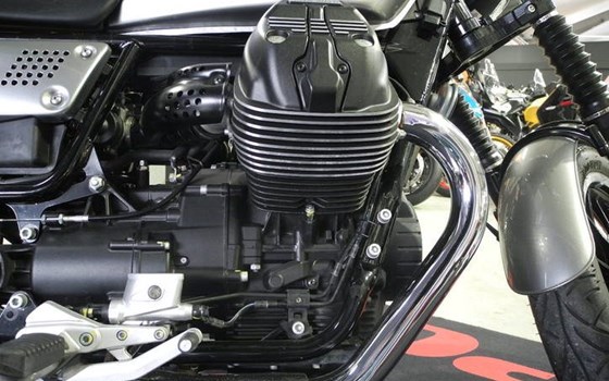 Gebrauchtmotorrad Moto Guzzi V9 Roamer - Bild 8