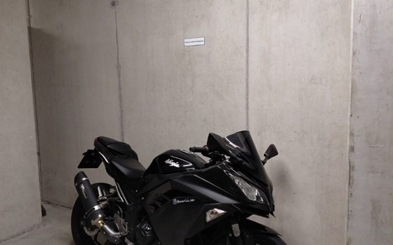 Gebrauchtmotorrad Kawasaki Ninja 300 - Bild 1