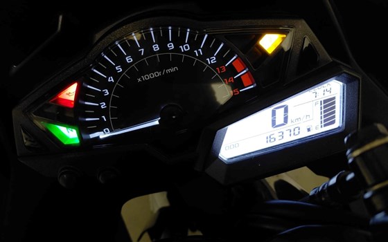 Gebrauchtmotorrad Kawasaki Ninja 300 - Bild 6