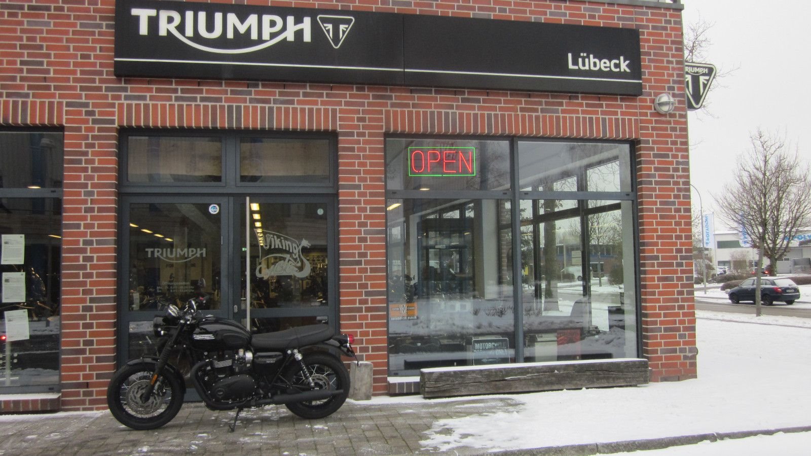 Triumph Bonneville T120 Black 