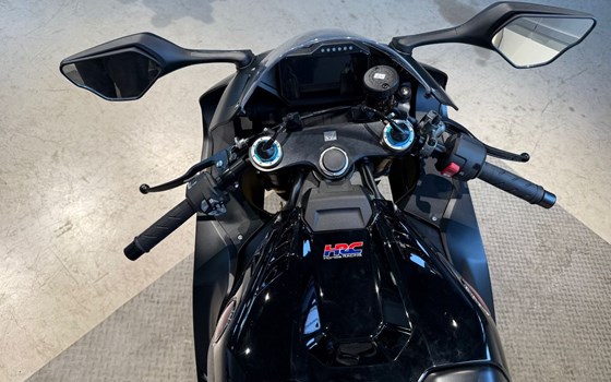 Gebrauchtmotorrad Honda CBR1000RR-R Fireblade SP - Bild 7