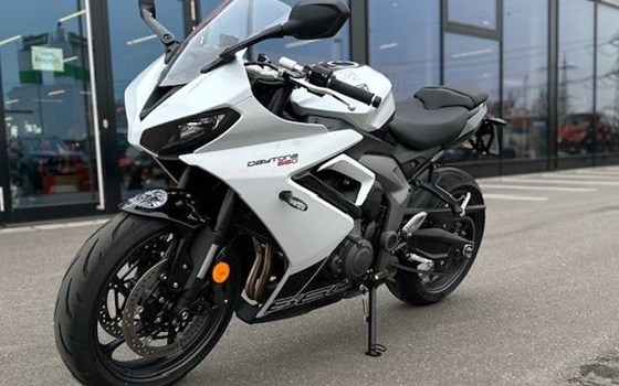 Gebrauchtmotorrad Triumph Daytona 660 - Bild 1