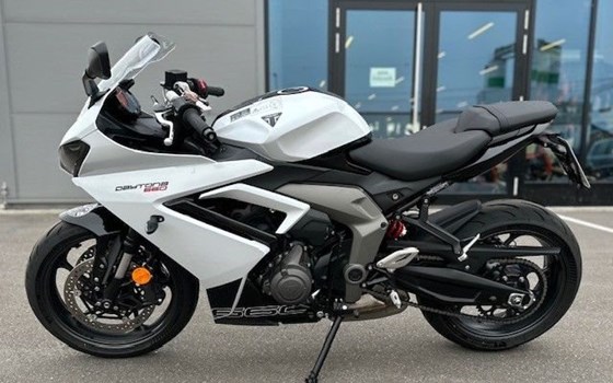 Gebrauchtmotorrad Triumph Daytona 660 - Bild 4