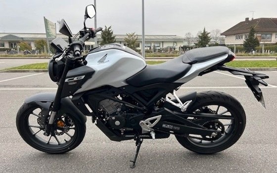 Gebrauchtmotorrad Honda CB125R - Bild 1