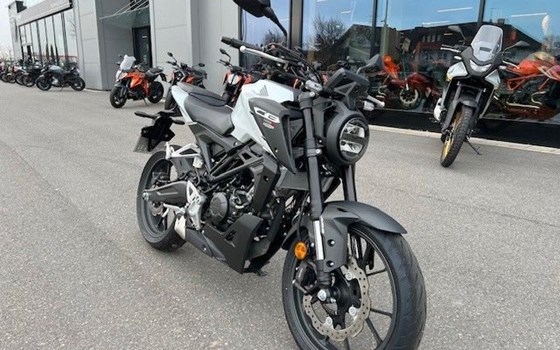 Gebrauchtmotorrad Honda CB125R - Bild 2