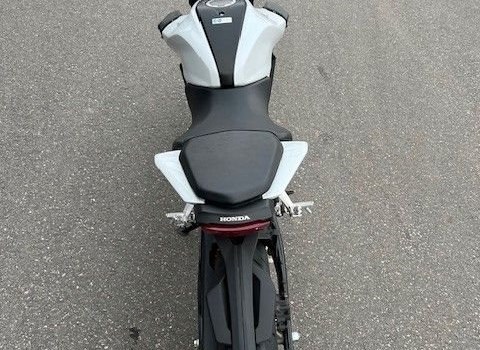 Gebrauchtmotorrad Honda CB125R - Bild 5