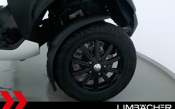 Gebrauchtmotorrad Piaggio MP3 400 - Bild 14