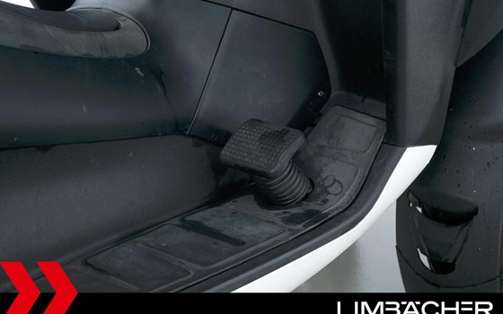 Gebrauchtmotorrad Piaggio MP3 LT 400 - Bild 15