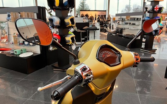 Gebrauchtmotorrad Vespa GTS 125 Super Sport - Bild 2