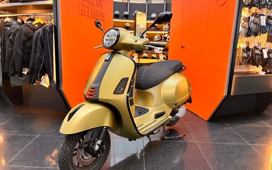 Gebrauchtmotorrad Vespa GTS 300 - Bild 1