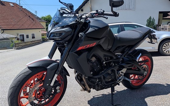 Gebrauchtmotorrad Yamaha MT-09 - Bild 2
