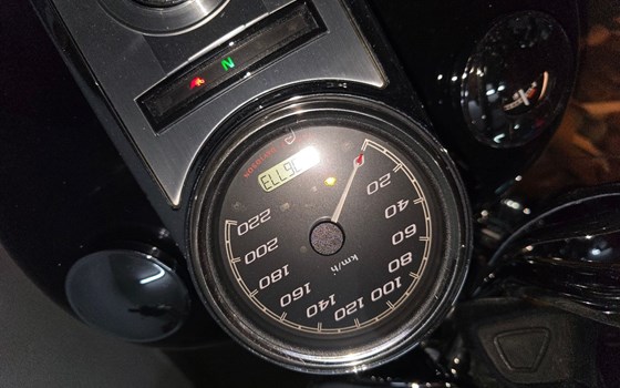 Gebrauchtmotorrad Harley-Davidson Road King Classic FLHRC - Bild 2