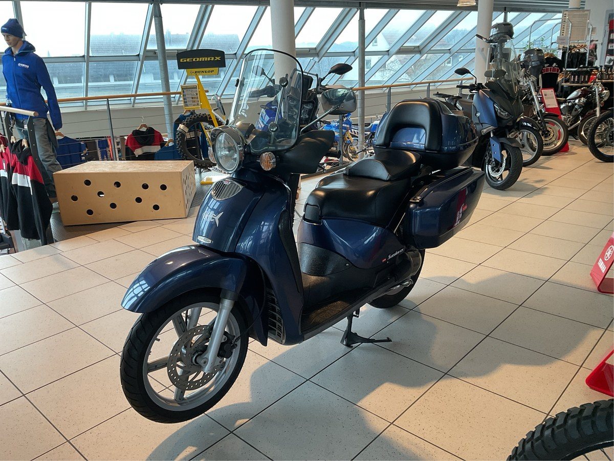 Aprilia Scarabeo 125 ie. 