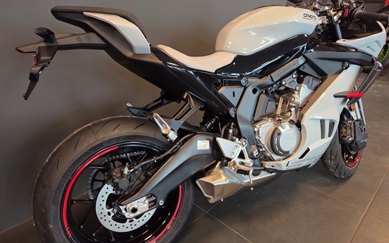 Neufahrzeug CFMOTO 675SR-R - Bild 9