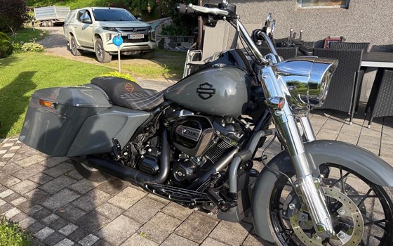 Gebrauchtmotorrad Harley-Davidson Road King Classic FLHRC - Bild 5