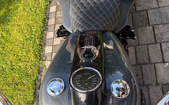 Gebrauchtmotorrad Harley-Davidson Road King Classic FLHRC - Bild 6