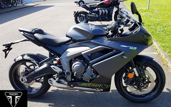 Gebrauchtmotorrad Triumph Daytona 660 - Bild 1