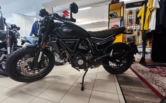 Gebrauchtmotorrad Ducati Scrambler Nightshift - Bild 2