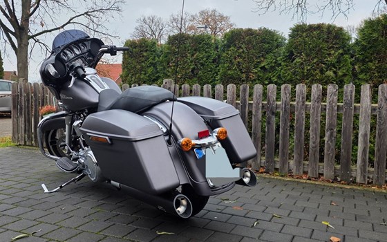 Gebrauchtmotorrad Harley-Davidson Street Glide FLHX - Bild 4