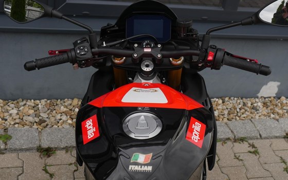 Gebrauchtmotorrad Aprilia Tuono V4 1100 Factory - Bild 9