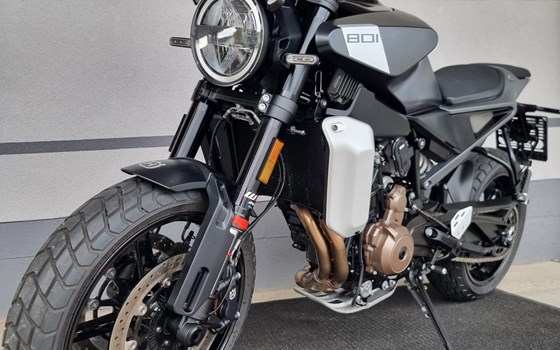 Gebrauchtmotorrad Husqvarna Svartpilen 801 - Bild 1