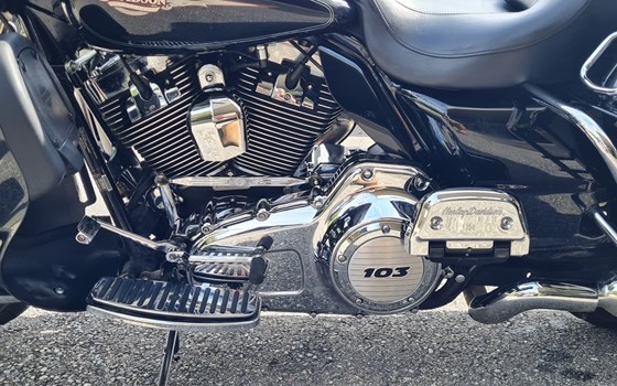 Gebrauchtmotorrad Harley-Davidson Electra Glide Classic FLHTC - Bild 3