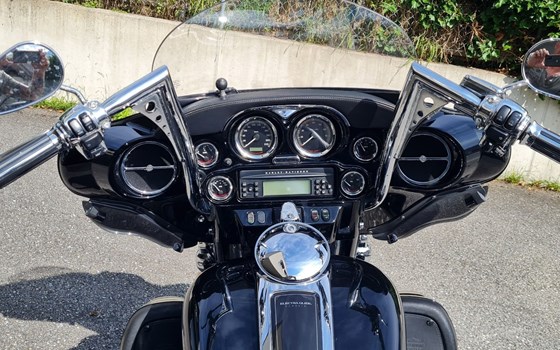 Gebrauchtmotorrad Harley-Davidson Electra Glide Classic FLHTC - Bild 5