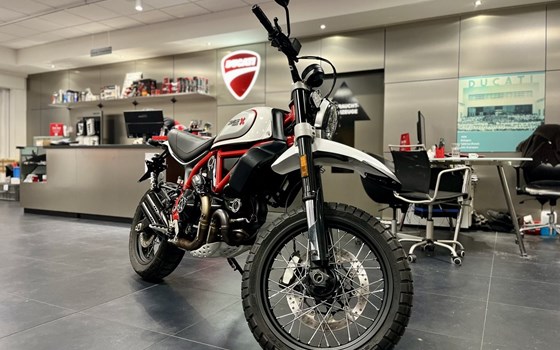 Gebrauchtmotorrad Ducati Scrambler Desert Sled - Bild 6