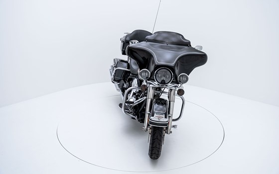 Motorrad Occasion Harley-Davidson Electra Glide Classic FLHTC - Bild 3