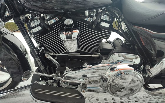 Gebrauchtmotorrad Harley-Davidson Road Glide Ultra - Bild 11