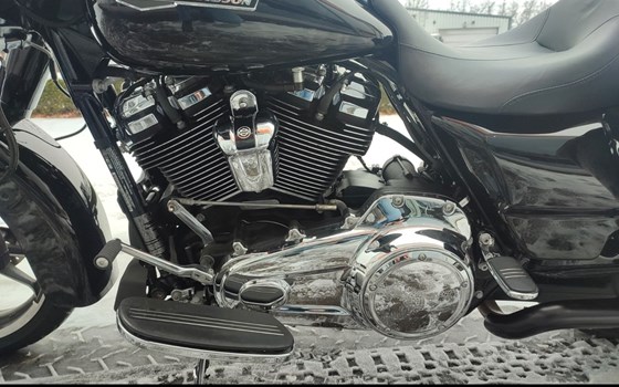 Gebrauchtmotorrad Harley-Davidson Street Glide FLHX - Bild 11