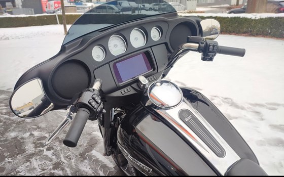 Gebrauchtmotorrad Harley-Davidson Street Glide FLHX - Bild 13