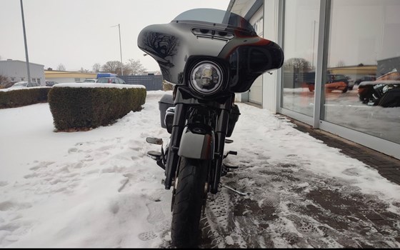 Gebrauchtmotorrad Harley-Davidson Street Glide FLHX - Bild 3