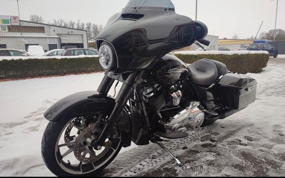 Gebrauchtmotorrad Harley-Davidson Street Glide FLHX - Bild 4