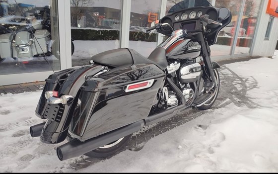 Gebrauchtmotorrad Harley-Davidson Street Glide FLHX - Bild 8