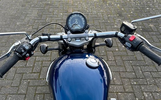 Gebrauchtmotorrad Triumph Speedmaster - Bild 4