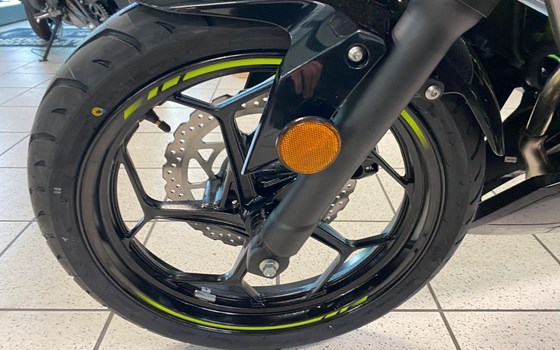 Neufahrzeug Kawasaki Ninja 125 - Bild 11