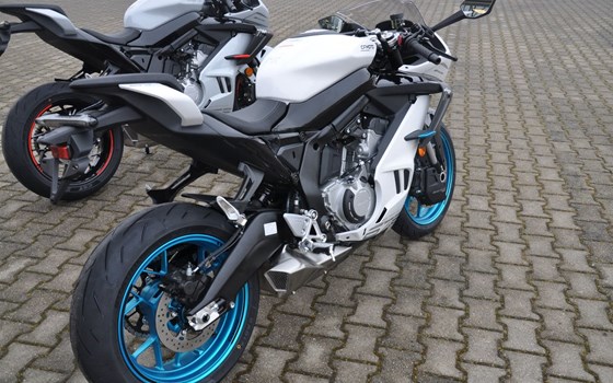 Neufahrzeug CFMOTO 675SR-R - Bild 11