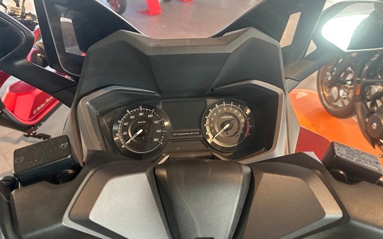 Gebrauchtmotorrad Honda Forza 125 - Bild 7