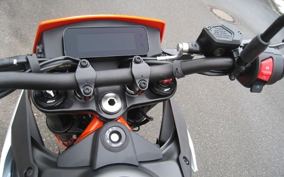 Neufahrzeug KTM 390 SMC R - Bild 10