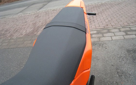 Neufahrzeug KTM 390 SMC R - Bild 13